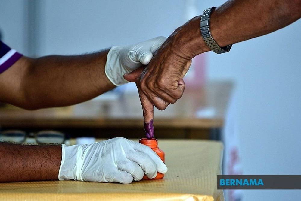 Daripada keseluruhan 1,622 responden, sejulah 38 peratus daripadanya memilih faktor calon untuk penentuan proses pengundian mereka. (Gambar hiasan)