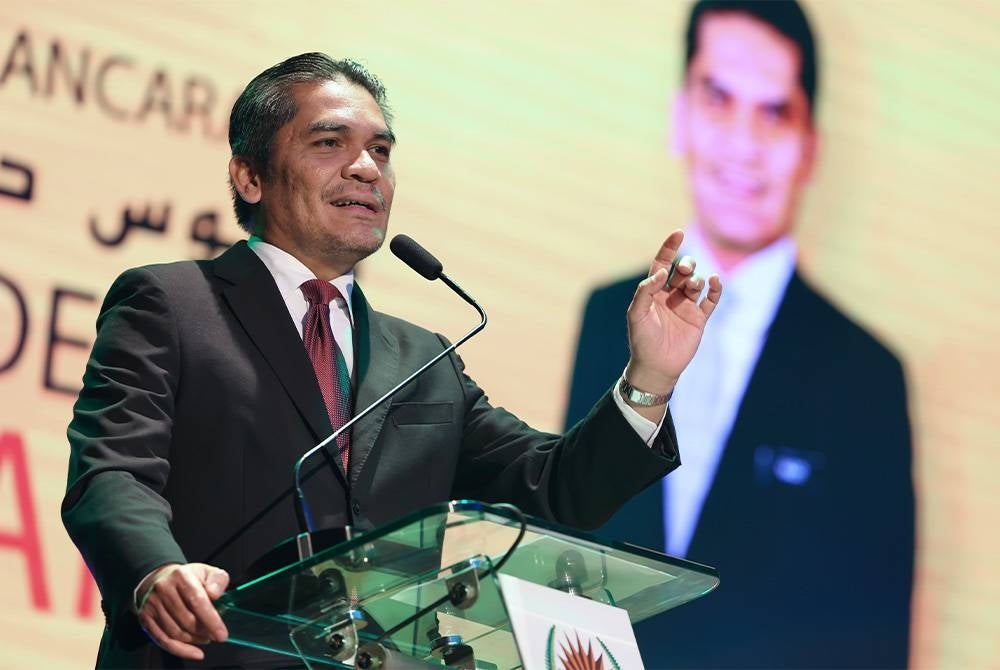 Datuk Dr Mohd Radzi Md Jidin. - Foto Bernama