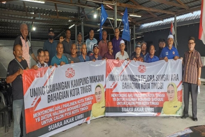Seramai 40 Ketua Cawangan UMNO Bahagian Kota Tinggi berkumpul menyatakan sokongan kepada Datuk Halimah untuk kekal di Parlimen Kota Tinggi.