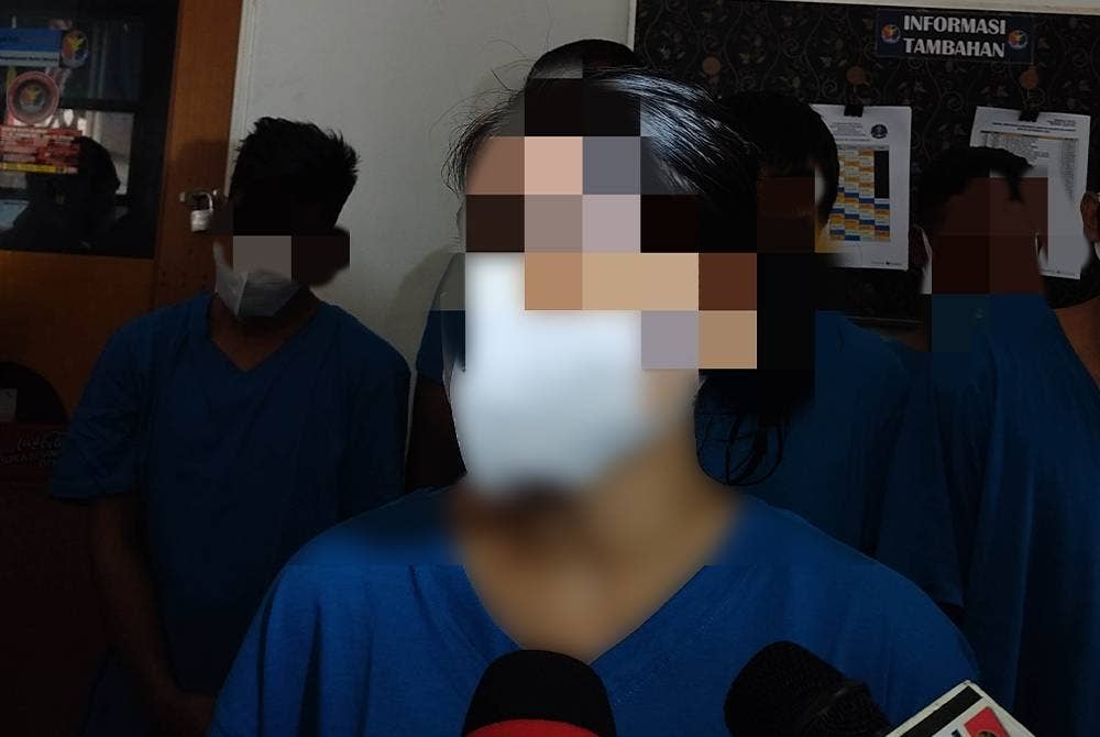 Suhaili menceritakan detik perjalanannya ketika menaiki bot dari Indonesia.