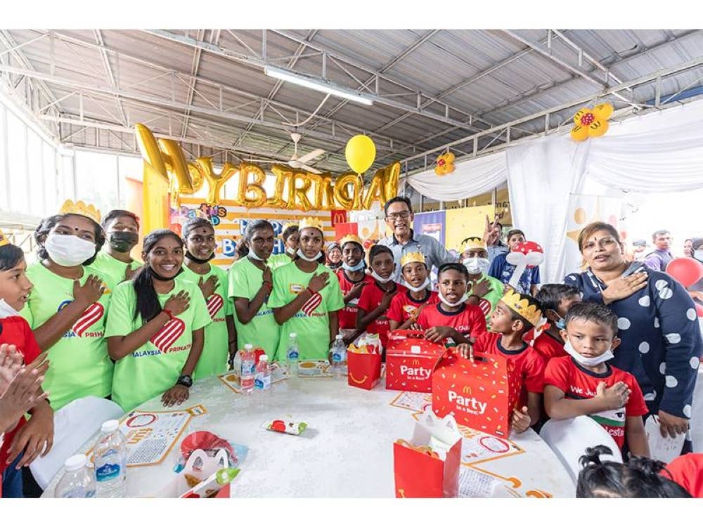 Wajah-wajah ceria anak-anak dari Pertubuhan Kebajikan Jothi Viyasar Negeri Sembilan ketika Sambutan Hari Jadi McDonald's.
