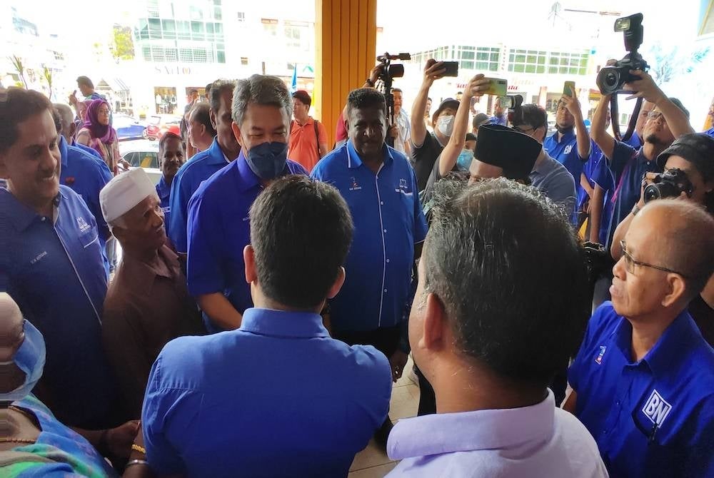 Mohamad berjumpa dengan pemimpin parti BN sebaik tiba di Wisma UMNO Negeri Sembilan.