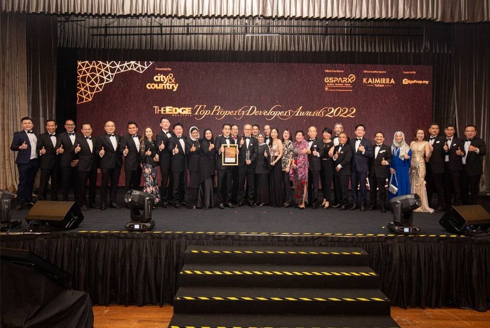 Team Setia yang hadir untuk meraikan kejayaan The Edge Property Excellence Awards 2022.