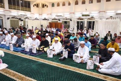 Majlis bacaan Yasin turut diadakan sempena pelancaran Bulan Zakat Negeri Pulau Pinang 2022 di Masjid Daerah Seberang Perai Utara di Teluk Air Tawar pada Khamis.