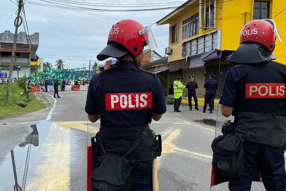 Tinjauan Sinar Harian mendapati FRU turut ditempatkan bagi memastikan proses penamaan calon berjalan lancar.