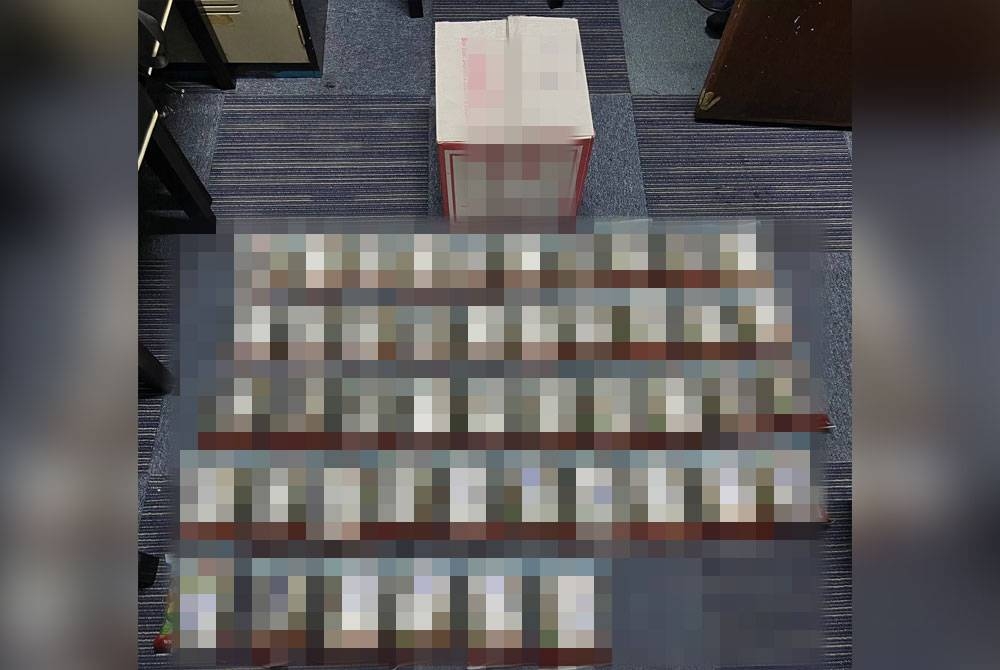 Pemeriksaan lanjut di dalam kesemua kotak mendapati terdapat 286 bungkus plastik mee segera di mana setiap bungkusan mengandungi satu peket plastik warna kelabu berisi dadah disyaki ketamin.