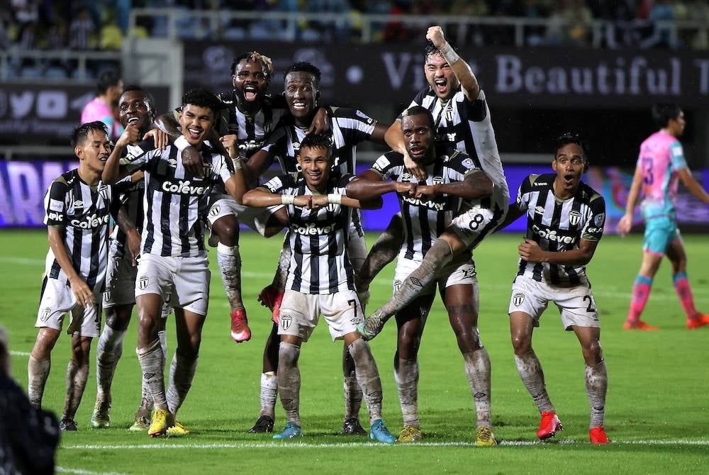 TFC berjaya menyingkirkan Sri Pahang FC dengan kemenangan agregat 9-3 dalam aksi pusingan 16 terbaik Piala Malaysia musim ini.
- Foto Bernama