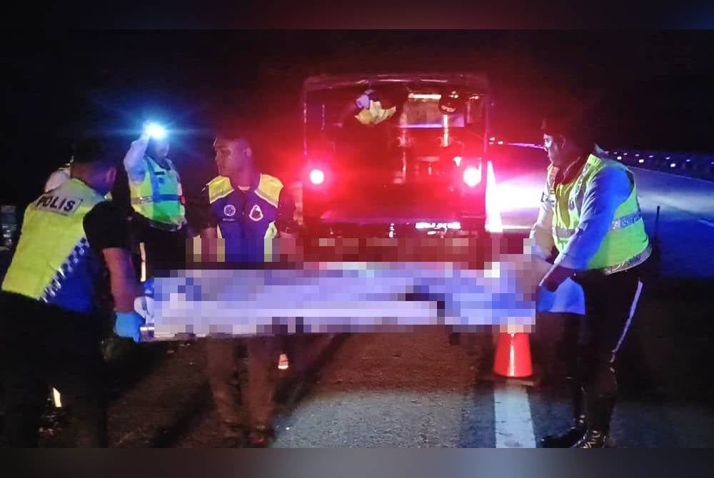 Mayat mangsa dibawa ke unit forensik Hospital Dungun untuk tindakan lanjut.