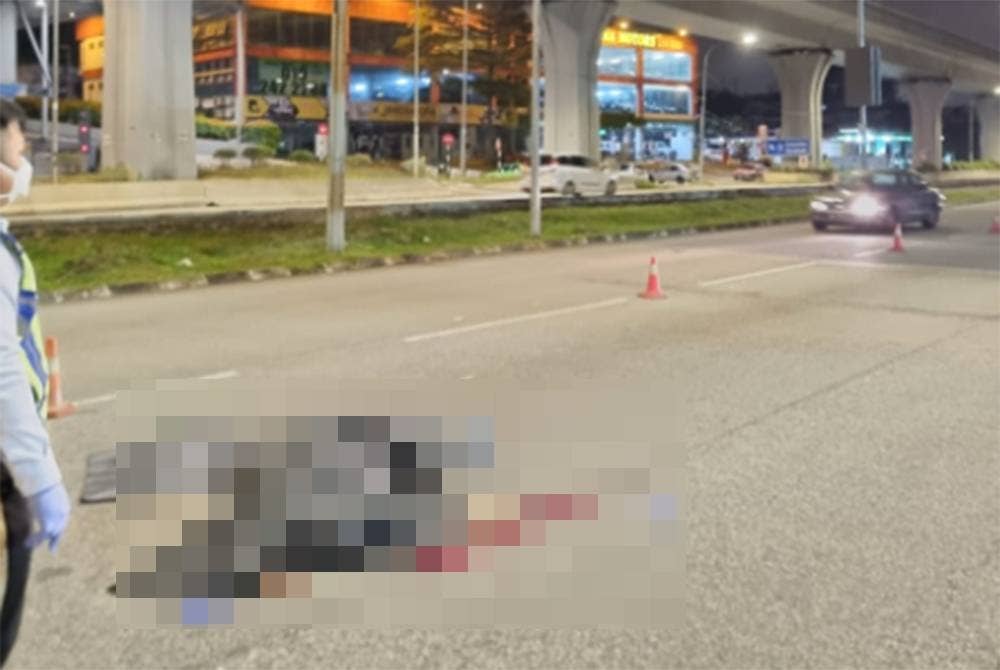 Seorang lelaki maut akibat dilanggar kenderaan yang masih belum dikenal pasti di Jalan Cheras menghala Kajang berhampiran Eco Cheras Mall pada Sabtu.