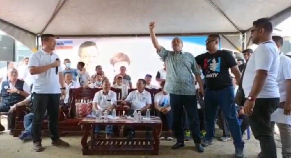 Kekecohan dikatakan ketika sebuah program Warisan membabitkan penyokong GRS dan Warisan di Kampung Sundang, Batu Sapi.