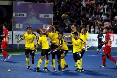 Razie (tiga dari kiri) menghasilkan dua gol ketika membantu Malaysia menewaskan Jepun 4-2 dalam saingan PSAS di Ipoh pada Isnin. - Foto Bernama