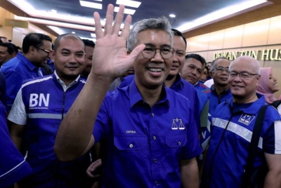 Tengku Zafrul yakin menerusi tawaran PADU, rakyat boleh menilai sendiri betapa BN telah mendengar dan hayati keluhan mereka. - Foto Bernama