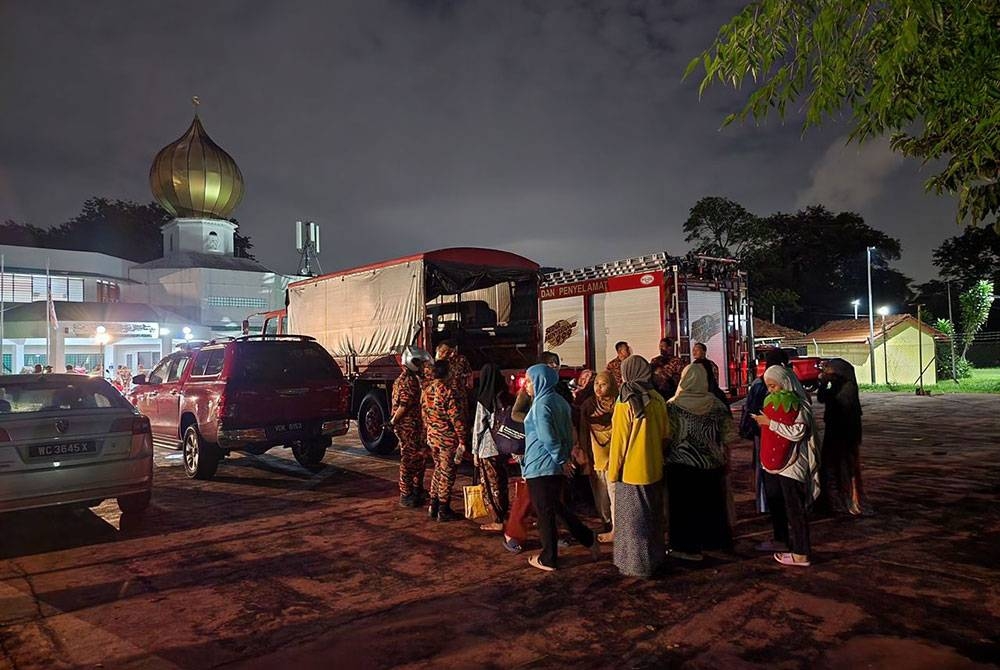 Semua penghuni yang selamat dibawa menggunakan kenderaan bomba ke Wisma Anak Yatim Lelaki (Islam) di Jalan Air Itam.