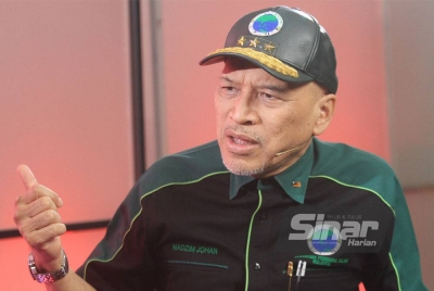 Nadzim ketika menjadi tetamu rancangan Kompas Rasuah Busters Edisi Khas PRU-15 bertajuk 'Drama Raih Undi Bermula' yang disiarkan secara langsung di semua platform digital Sinar Harian pada Khamis.