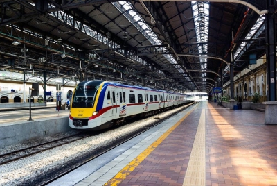 KTMB menyediakan dua pilihan alternatif ke pusat bandar.