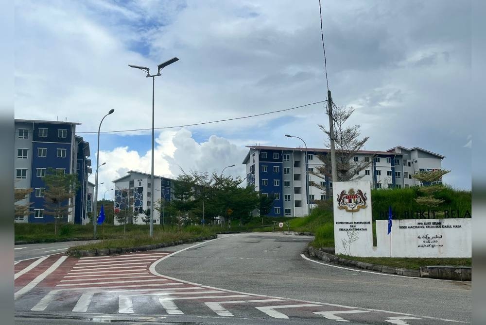 Ahmad Jazlan berharap pihak bertanggungjawab menyelesaikan isu pemilikan rumah melibatkan PPR Bukit Belah yang masih belum diselesaikan sehingga kini.