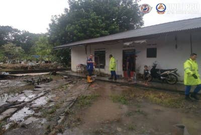 Salah sebuah rumah yang terjejas dalam dalam kejadian banjir kilat di Taman Saujana.