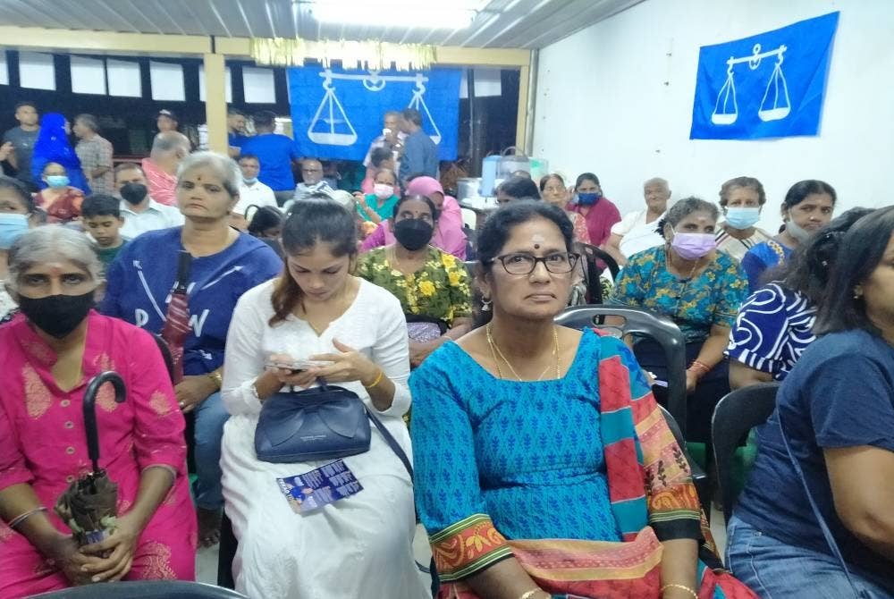 Antara yang hadir dalam pertemuan masyarakat India bersama Pengarah Komunikasi BNComms Kedah yang juga calon Parlimen Merbok PRU15, Shaiful Hazizy.