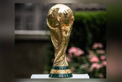 Piala Dunia yang menjadi rebutan 32 buah negara. -Foto: Agensi.