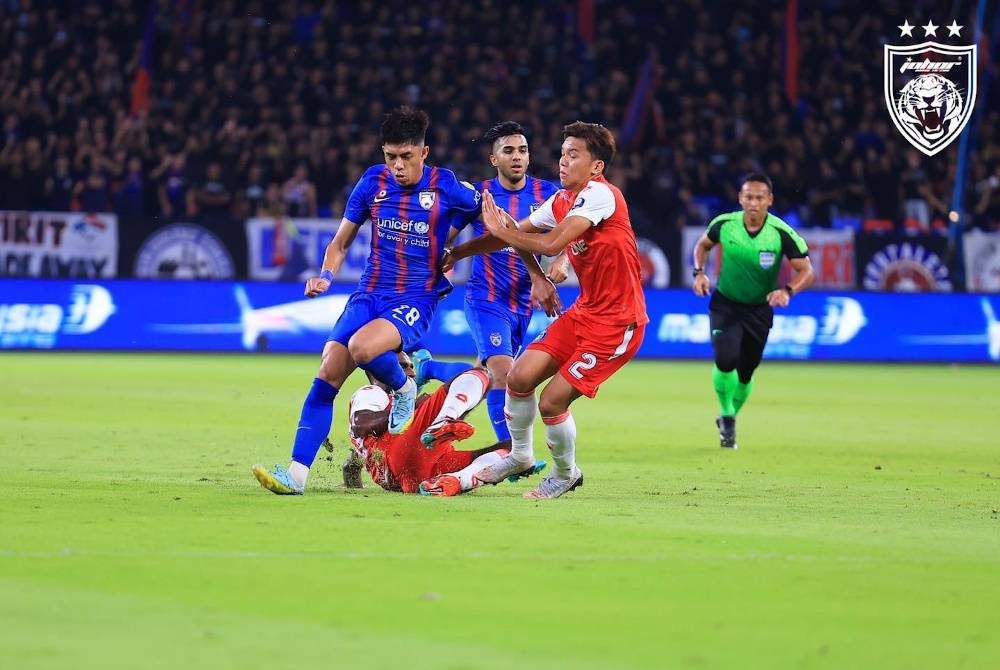 JDT yang juga finalis Piala Malaysia bakal berdepan Sabah FC dalam aksi separuh akhir pertama di Stadium Likas pada Selasa sebelum menanti kunjungan The Rhinos di Stadium Sultan Ibrahim pada Ahad. - Foto FB Johor Southern Tigers