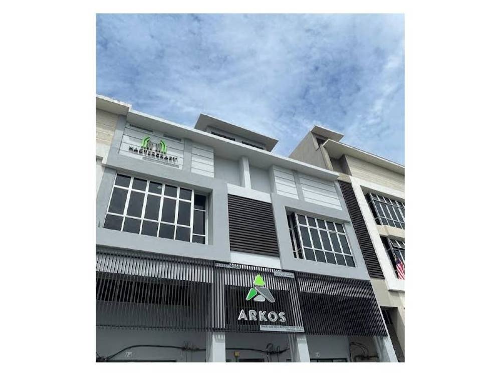 Galeri jualan Arkos yang pertama dibuka secara rasminya pada Sabtu.