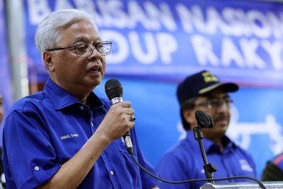 Ismail Sabri berucap ketika hadir pada Tinjauan Mesra Parlimen Titiwangsa di Padang Permainan, Perumahan Awam Seri Perlis 2 pada Selasa. - Foto Bernama