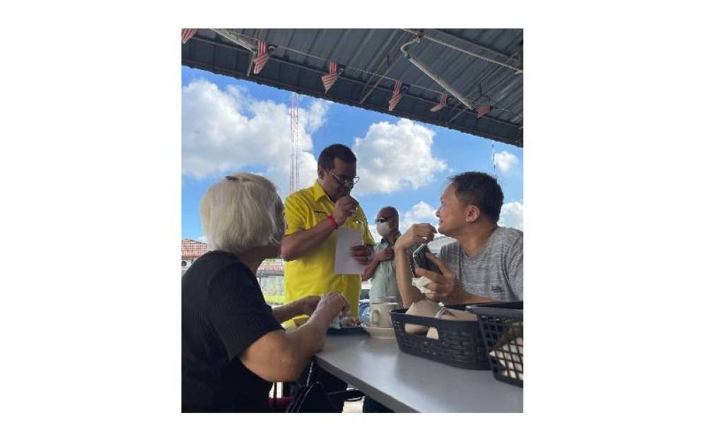 Pelbagai golongan dan kaum disantuni Deepak pada hari-hari terakhir kempen PRU15.