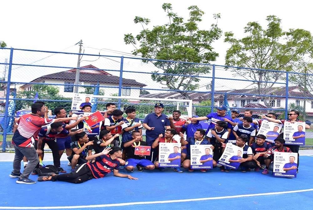 Hasni membawa suara anak muda yang mahu lebih banyak pembaharuan di Parlimen Simpang Renggam.