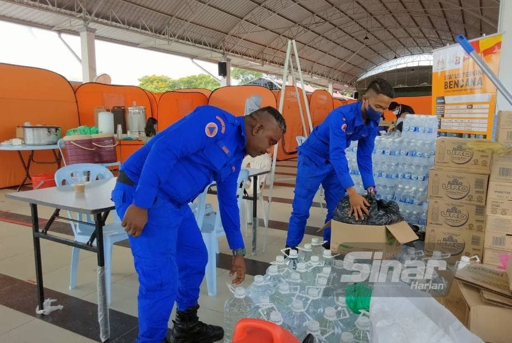 Seramai 500 pegawai dan anggota serta pelbagai aset seperti bot ambulans dan pacuan empat roda diletakkan dalam keadaan siap siaga untuk menghadapi sebarang kemungkinan bencana.