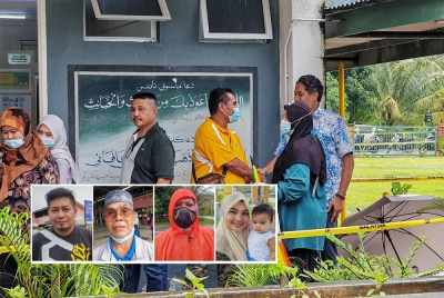 Khairy bersalam dengan pengundi yang beratur untuk menunggu giliran mengundi. (Gambar kecil dari kiri: Mohd Zulyn, Zainal, Abd Rahman, Najwa)