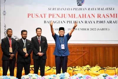 Shahidan ketika diisytiharkan sebagai Ahli Parlimen Arau oleh Suruhanjaya Pilihan Raya (SPR).