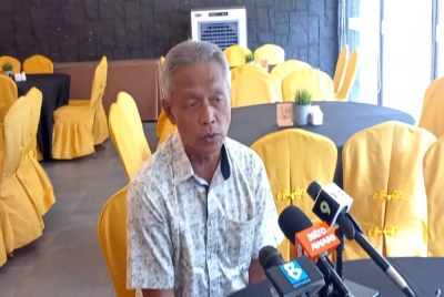 Othman Aziz ketika sidang media mengumumkan peletakan jawatan sebagai Timbalan Pengerusi Badan Perhubungan UMNO Kedah di sebuah hotel di Alor Setar pada Ahad.