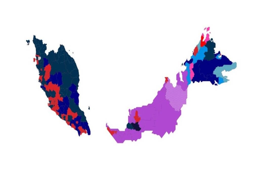 Peta menunjukkan lautan biru tua menguasai negeri di utara dan pantai timur.