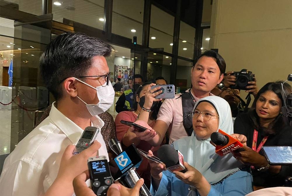 Sin Woon when met by reporters at the UMNO headquarters on Tuesday.