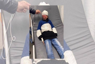 Mangsa cedera selepas dibelasah sekumpulan peneroka haram Yahudi dalam kejadian di Tebing Barat pada Ahad lalu. - Agensi