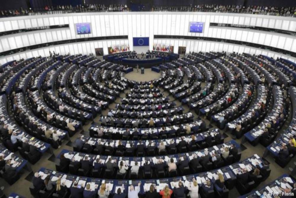 La déclaration est considérée comme une décision politique symbolique et même les législateurs du Parlement européen ont exhorté le bloc de l'UE à suivre leurs traces.  Agence photo