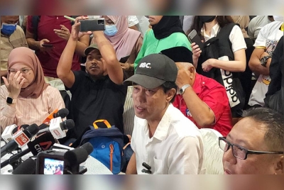 Ramalan (dua dari kanan) pada sidang akhbar di Menara Dato' Onn, WTCKL pada Khamis.