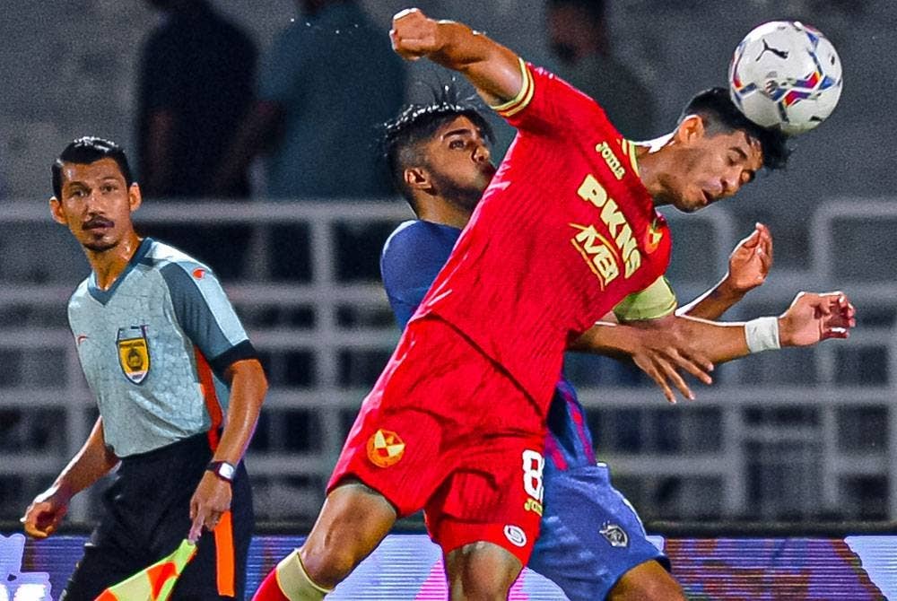 Selangor dan JDT berentap dalam perlawanan Liga Super di Stadium Majlis Bandaraya Petaling Jaya pada 3 November lalu. - FOTO Selangor FC