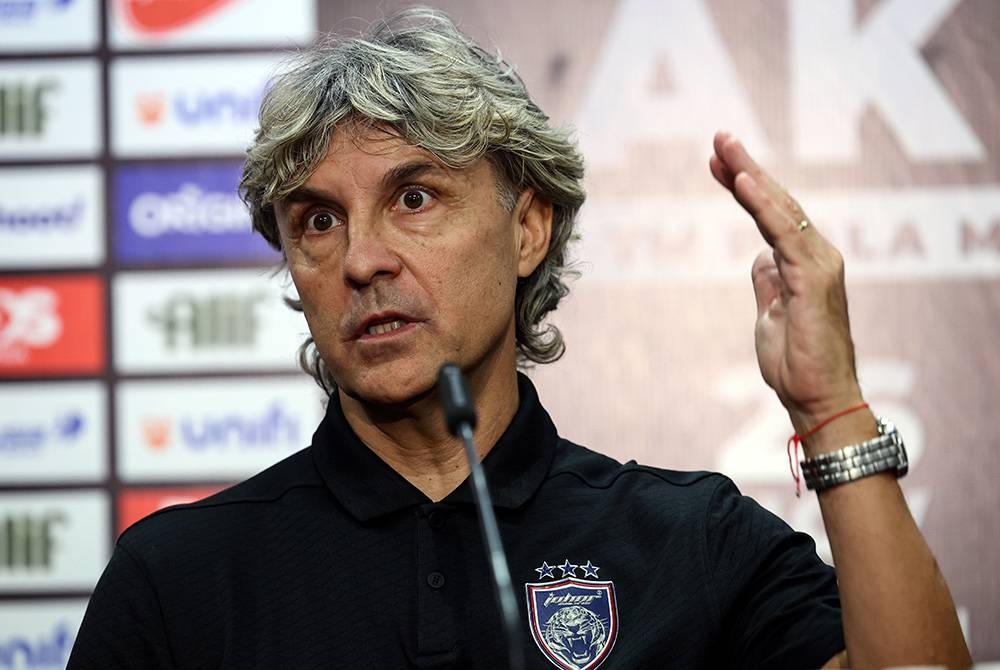 Hector Bidoglio bercakap pada sidang media Pra Perlawanan Piala Malaysia 2022 di Bilik Sidang Media, Stadium Nasional Bukit Jalil, pada Jumaat. - Foto Bernama
--fotoBERNAMA (2022) HAK CIPTA TERPELIHARA