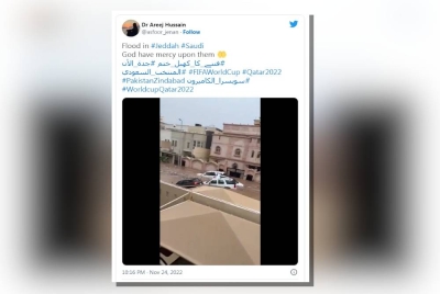 Situasi banjir di Jeddah yang dikongsi oleh seorang pengguna di Twitter. - Agensi