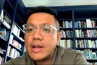 Afif ketika menjadi panelis Program Sinar Live bertajuk 'Anwar PM10: Harapan Baharu Rakyat Malaysia’ yang disiarkan di platform digital Sinar Harian pada Jumaat.
