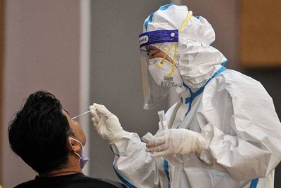 Malaysia merekodkan sebanyak 3,024 kes baharu Covid-19 pada Jumaat. - Foto Bernama