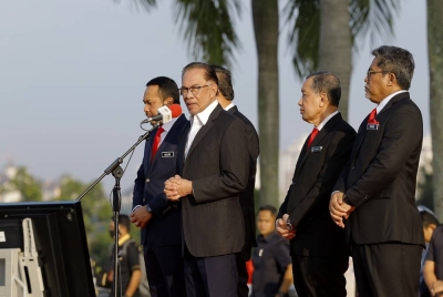 Anwar menyampaikan ucapan semasa hadir pada Perjumpaan Perdana Menteri Bersama Warga Jabatan Perdana Menteri (JPM) di Perdana Putra hari ini. Foto Bernama