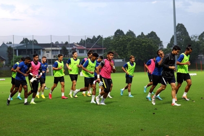 Skuad Harimau Malaya ketika menjalani sesi latihan di Kem Latihan Pusat di Wisma FAM hari ini.