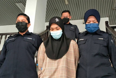 Norsyazwany ketika dibawa keluar dari Mahkamah Sesyen di sini pada Khamis.