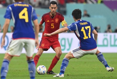 Busquets (tengah) berharap pemain Sepanyol waspada dengan cabaran Maghribi dalam saingan 16 terbaik Piala Dunia Qatar 2022 di Stadium Education City pada Selasa. - Foto EPA