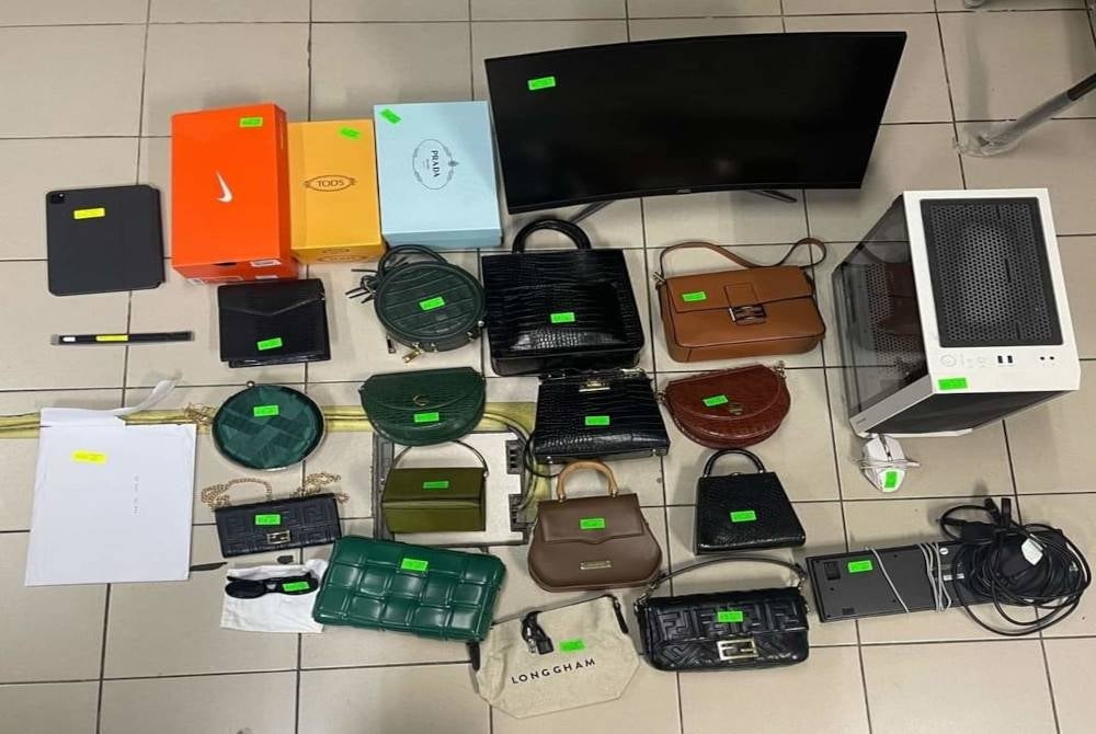 Antara barang yang dirampas susulan tangakapan suspek di ibu negara, Sabtu lalu