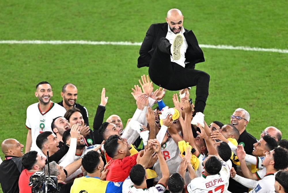 Regragui berharap tuah sekali lagi berpihak Maghribi pada aksi kalah mati Piala Dunia Qatar menentang Sepanyol di Stadium Education City pada Selasa. - Foto EPA