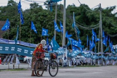 Tempoh berkempen Pilihan Raya Umum ke-15 (PRU15) Parlimen Padang Serai dan Dewan Undangan Negeri (DUN) Tioman yang bermula pada 24 November lepas, akan tamat pada 11.59 malam ini. - Gambar hiasan