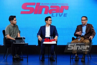 Program Sinar Live bertajuk ‘Henti sembang, pantau menteri bekerja’ yang berlangsung di Kompleks Kumpulan Karangkraf pada Selasa. -Foto Sinar Harian MOHD HALIM ABDUL WAHID